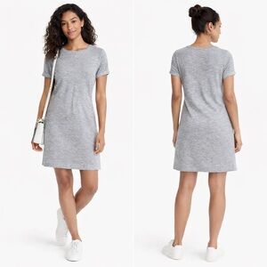 Lou & Grey Charcoal Shift Dress
Size Medium